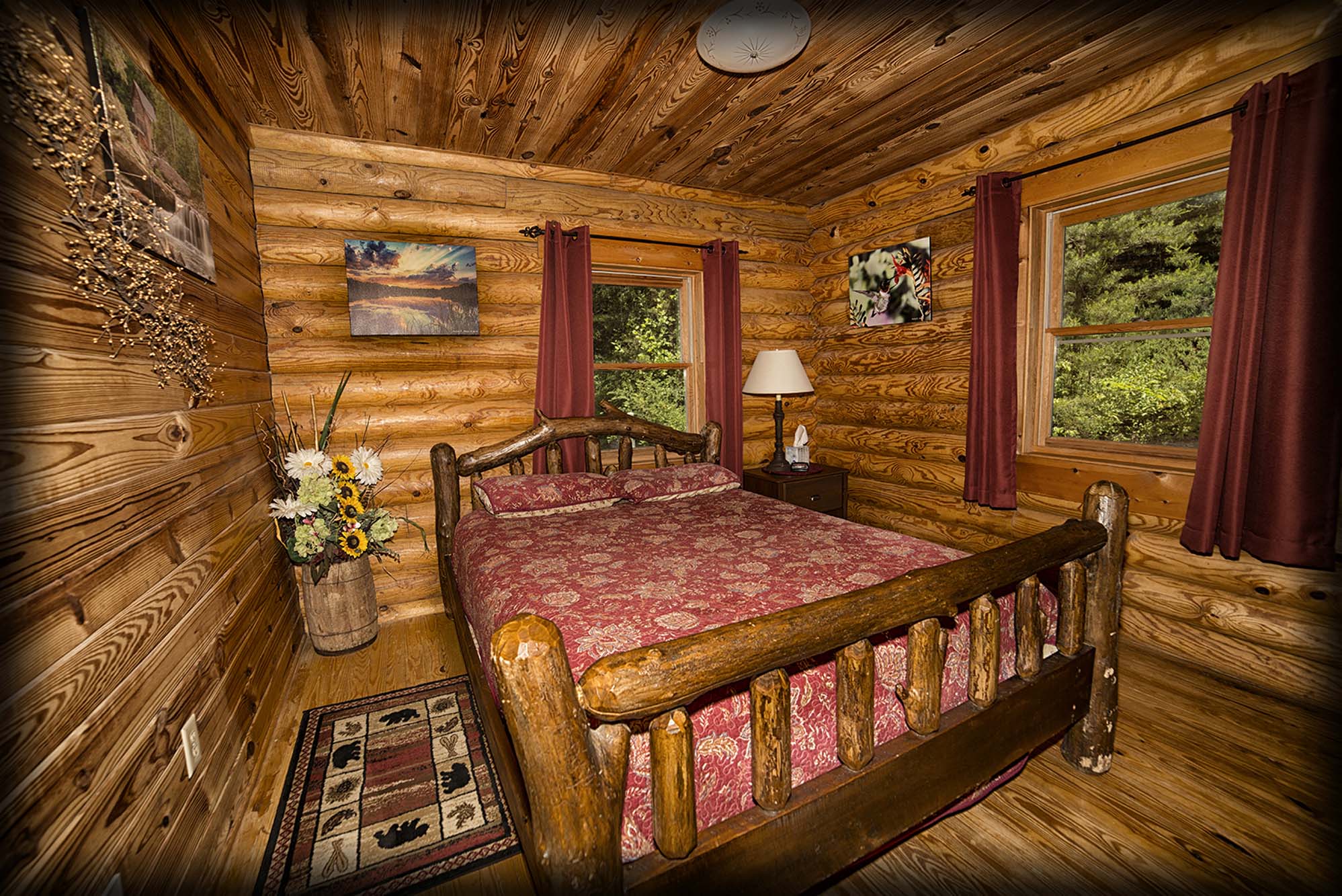 Eagle View Lake House - Hocking Hills Cottages and Cabins