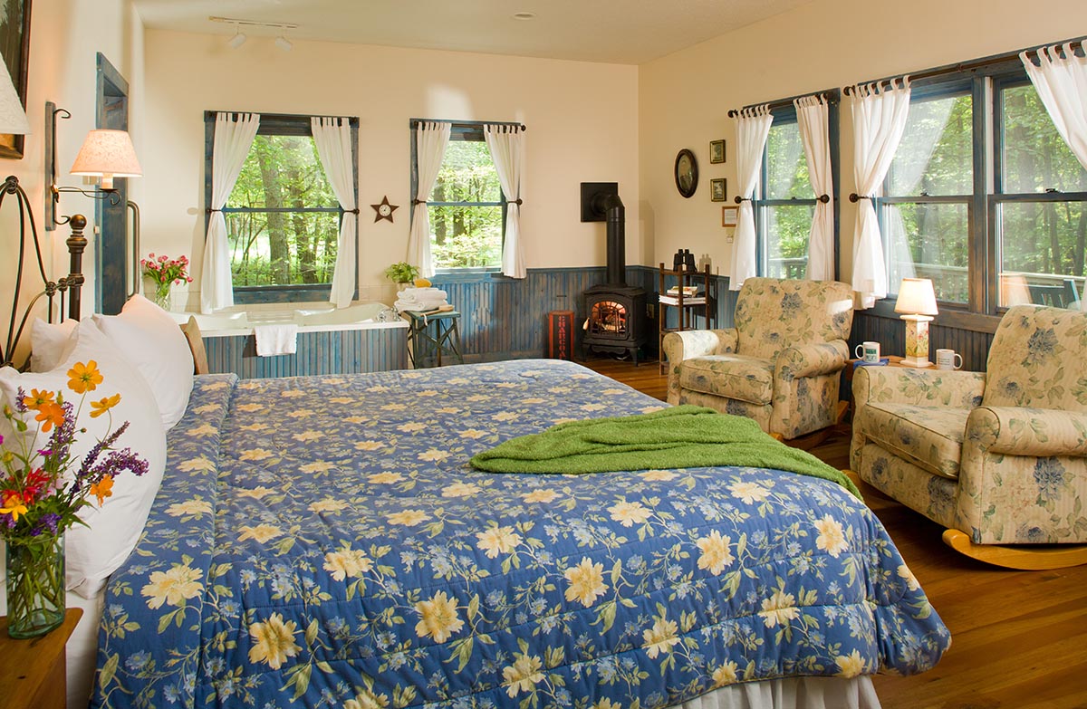 Inn & Spa At Cedar Falls Hocking Hills Bed and Breakfasts