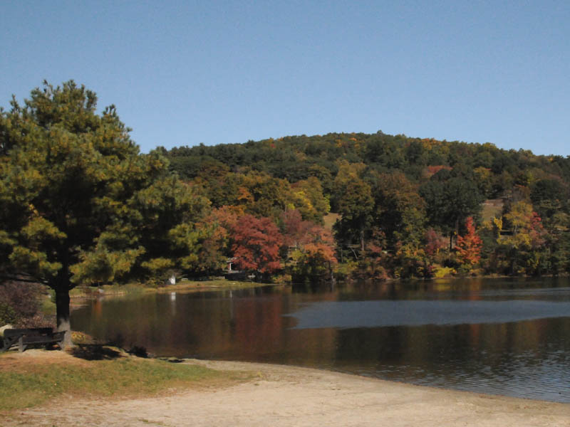 Escape to Serenity: Unwinding at Lake Waramaug State Park