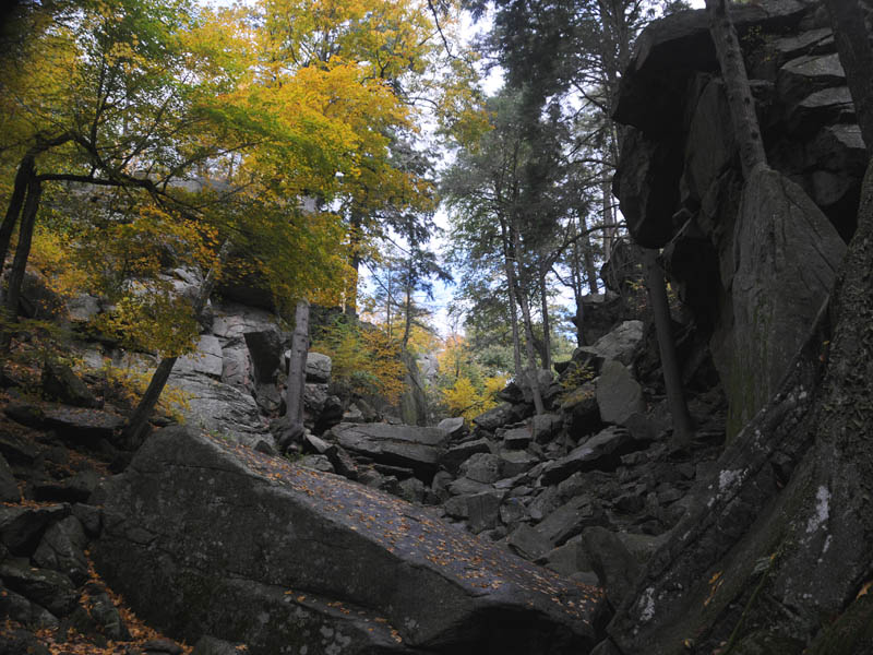 Purgatory Chasm State Park span style=font-style:italic;The Chasm/span © a ...