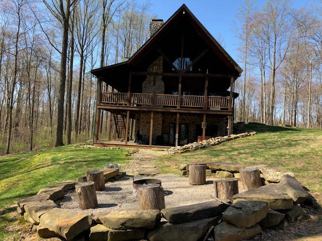 Bella Luna Log Cabin - Hocking Hills Cottages and Cabins