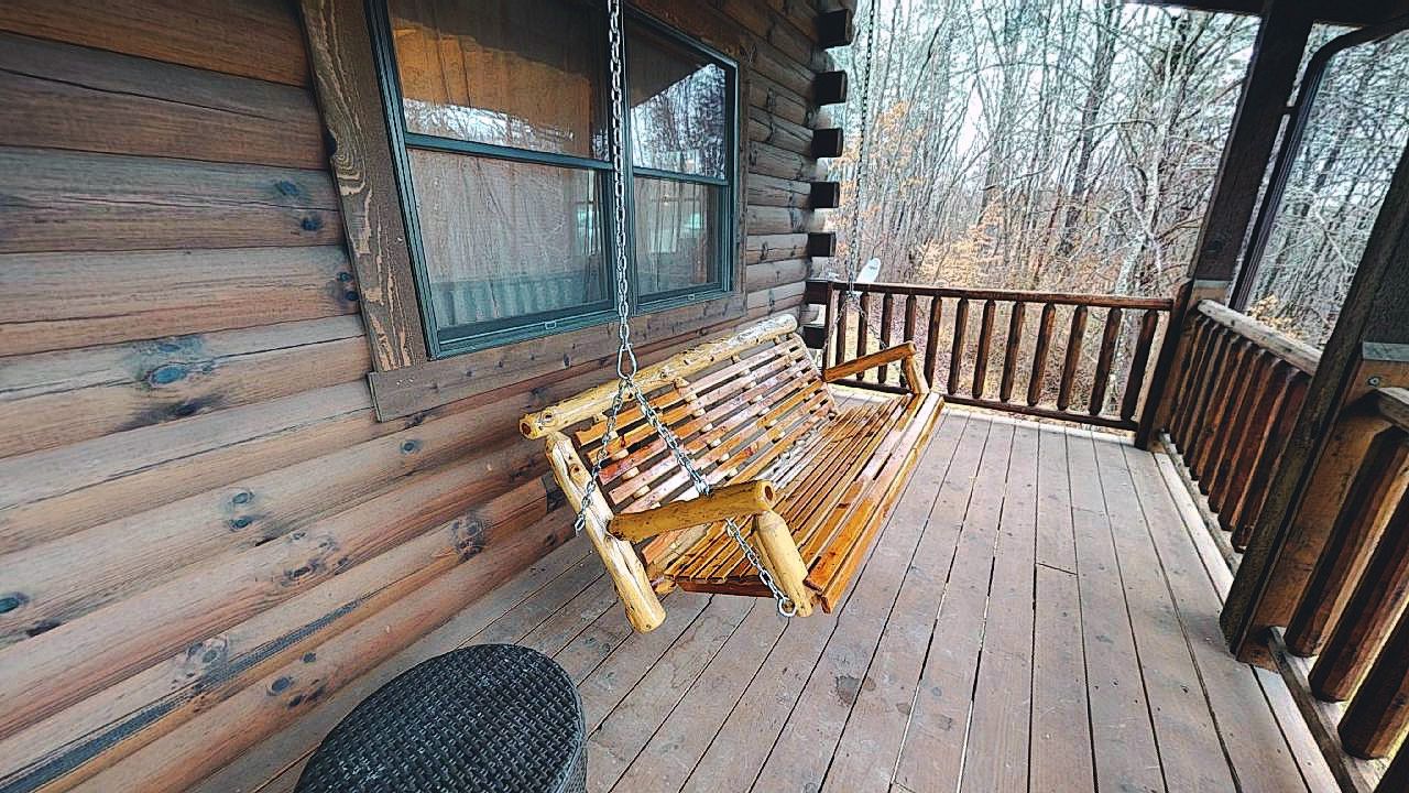 Russell S Hocking Hills Lodging Hocking Hills Cottages And Cabins