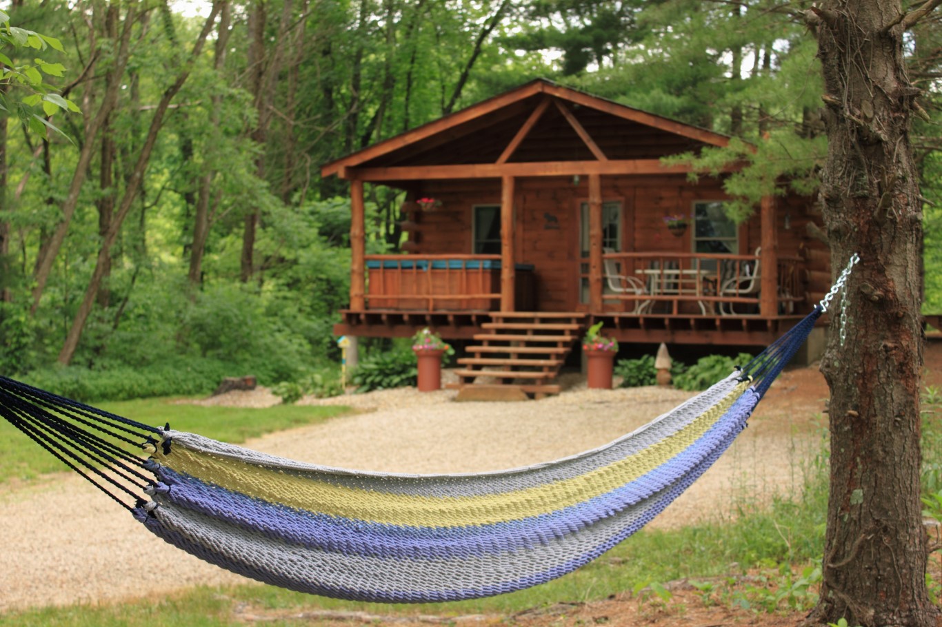 At Boulders Edge - Hocking Hills Cottages and Cabins