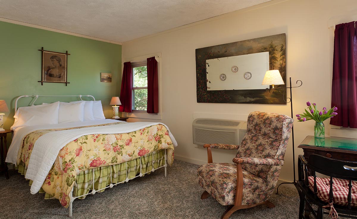 Inn & Spa At Cedar Falls Hocking Hills Bed and Breakfasts