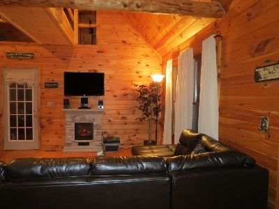Living Room/Fireplace